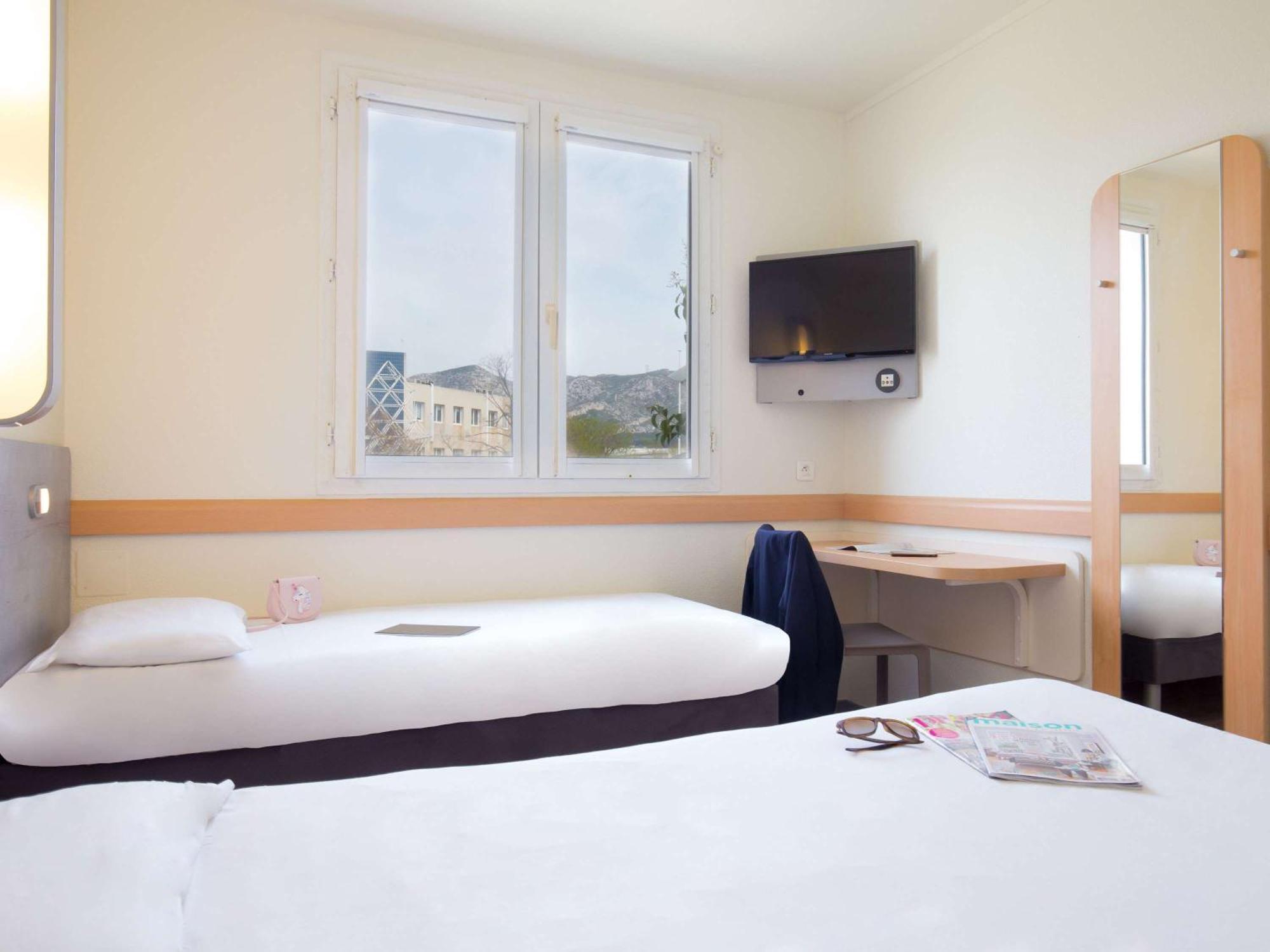 Ibis Budget Aubagne Paluds Agora エクステリア 写真