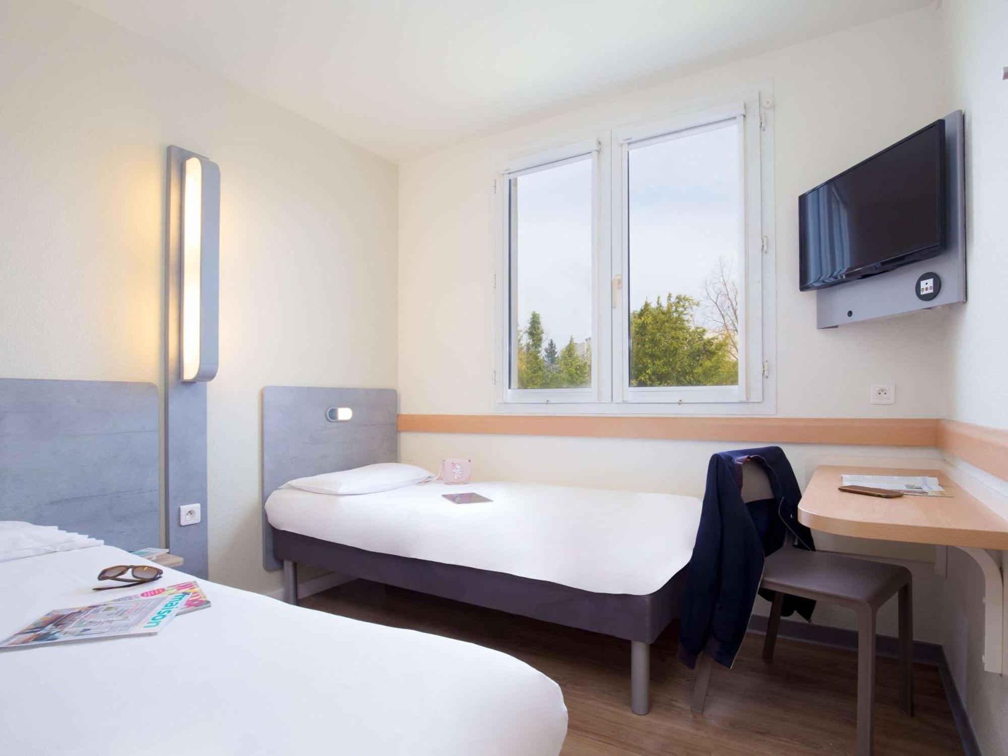 Ibis Budget Aubagne Paluds Agora エクステリア 写真